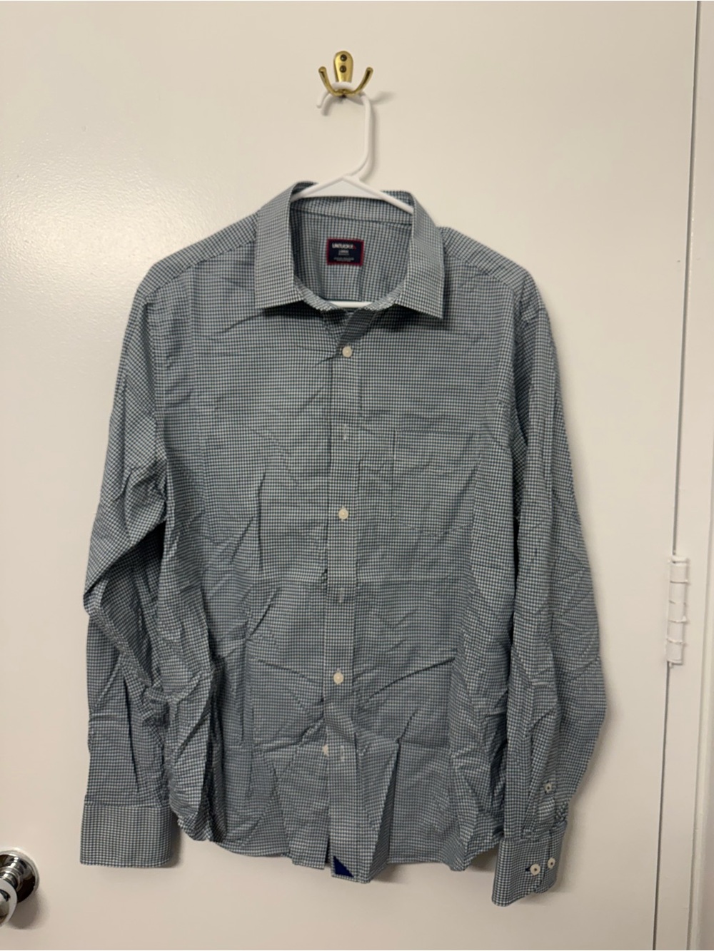 UNTUCKit performance shirt with pocket